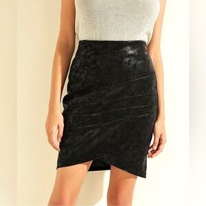 GUESS Faux Leather Mottled Black Asymmetrical Faux Wrap Skirt Women’s Small NWT